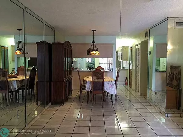 Hialeah, FL 33012,5765 W 17th Ave  #5765