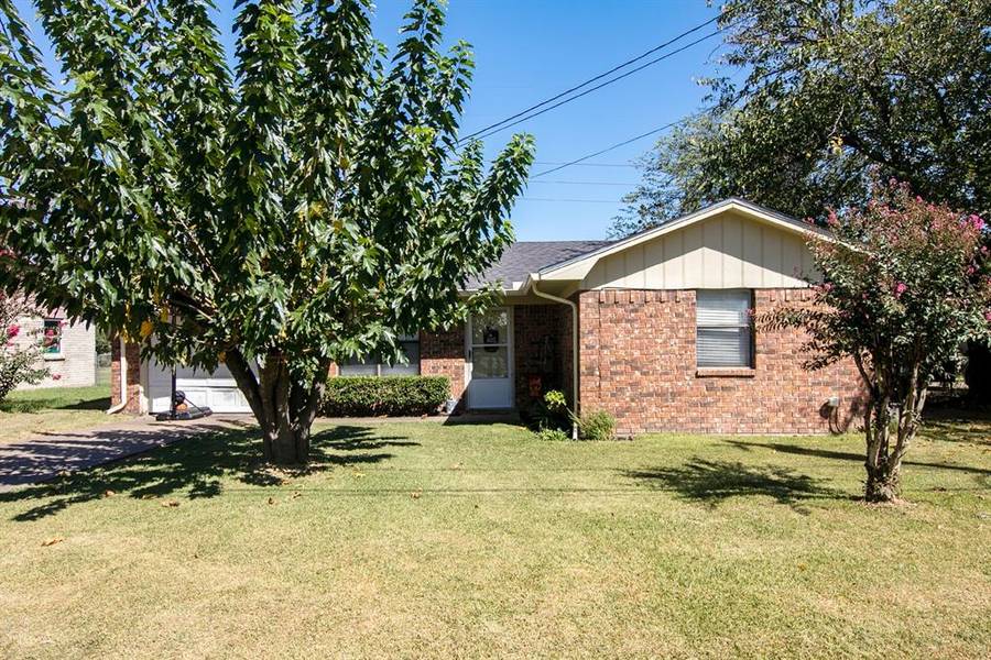 204 W Alene Drive, Mabank, TX 75147