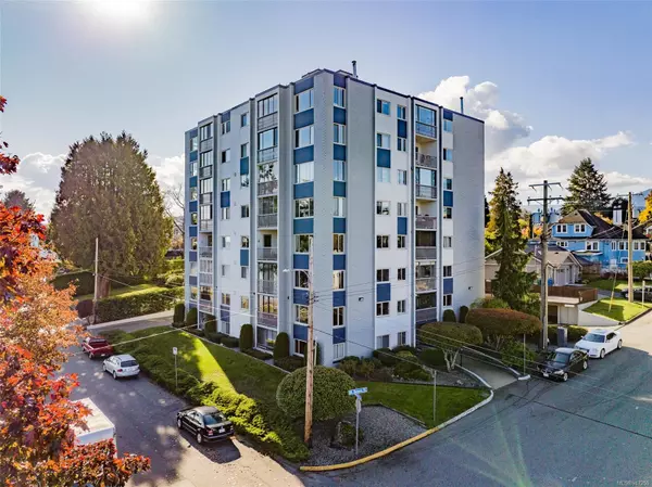 Nanaimo, BC V9S 5L2,33 Mount Benson St #404