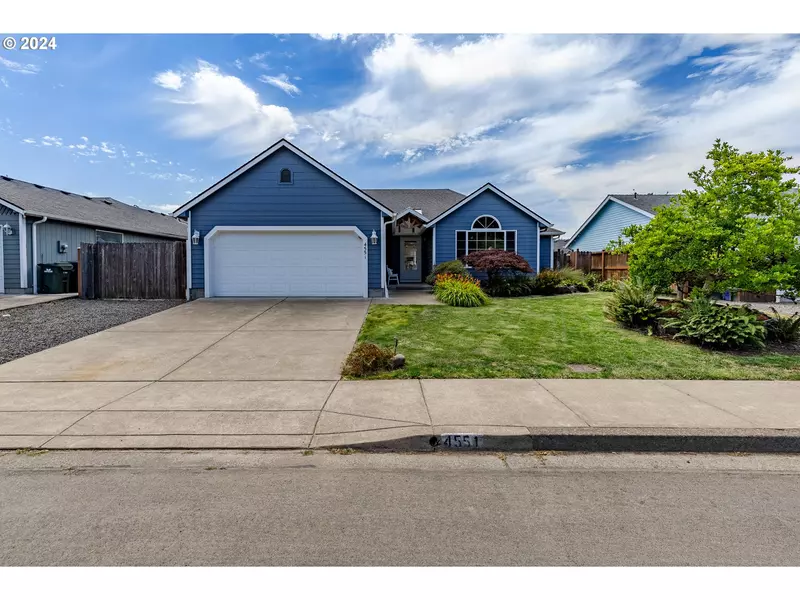 4551 GLACIER ST, Springfield, OR 97478