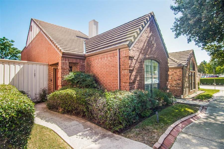 17007 Windward Lane, Addison, TX 75001