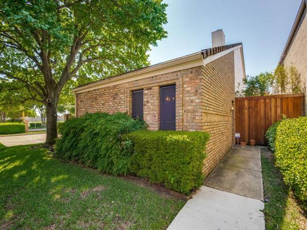 17006 Vinland Drive, Addison, TX 75001