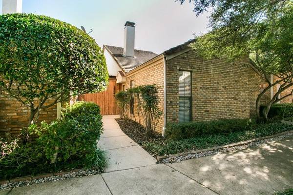 17049 Planters Row, Addison, TX 75001