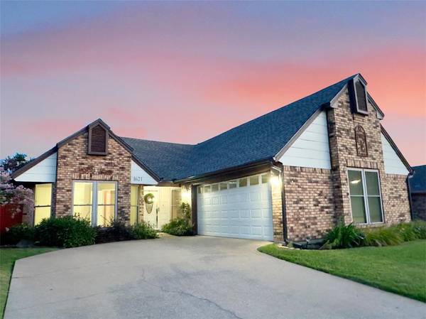 1621 Autumn Chase Square, Bedford, TX 76022