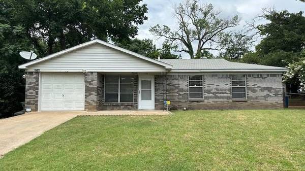 116 Bowles Court, Hurst, TX 76053