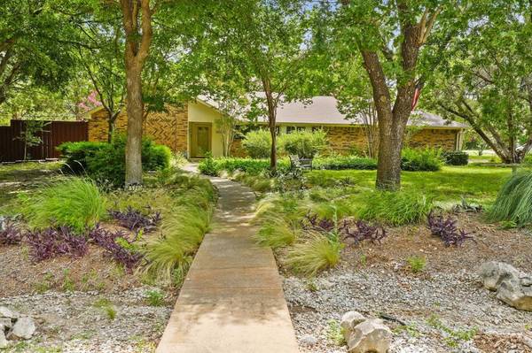 5240 Kiwanis Road,  Dallas,  TX 75236