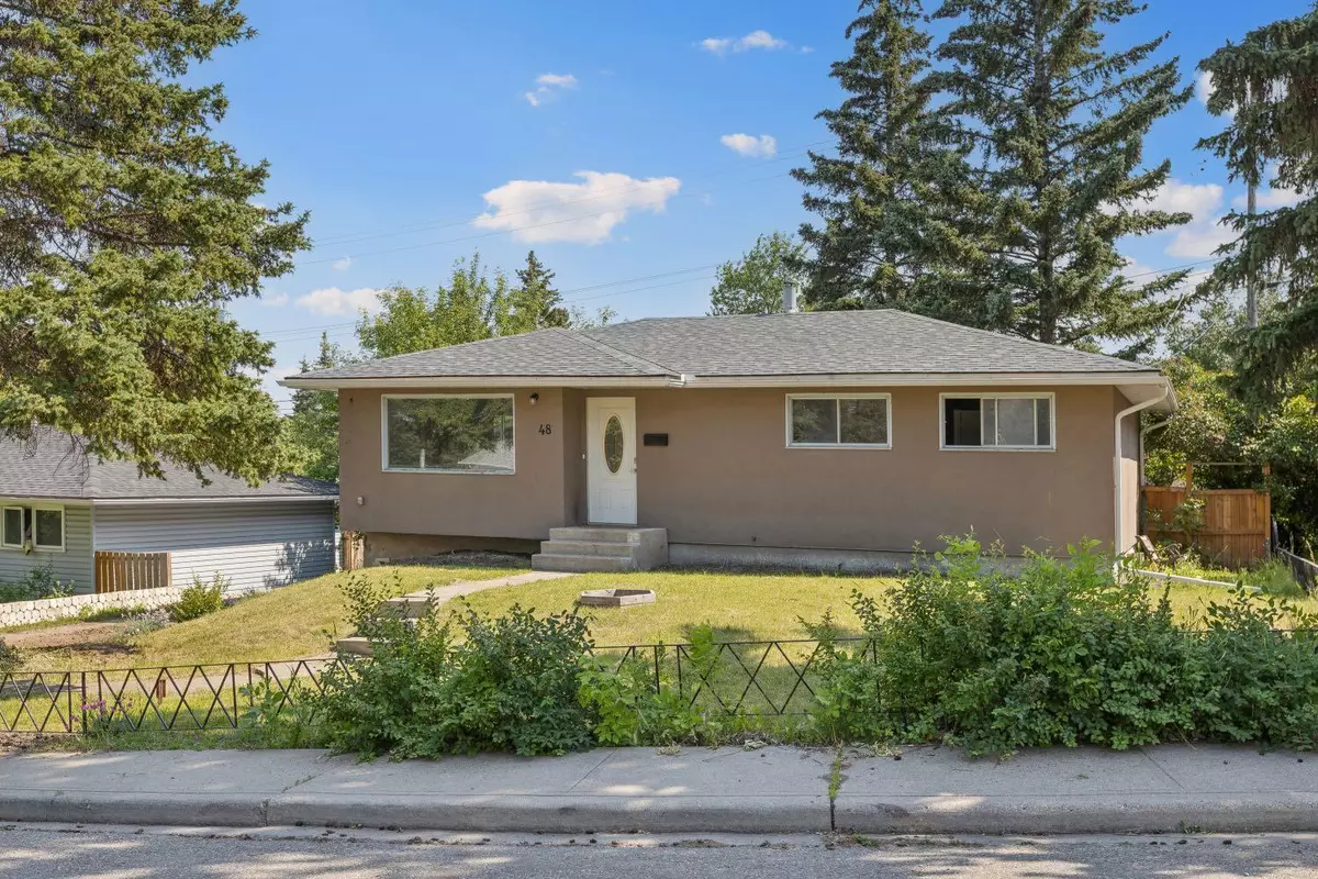 Calgary, AB T2V 3B9,48 HAZELWOOD CRES SW