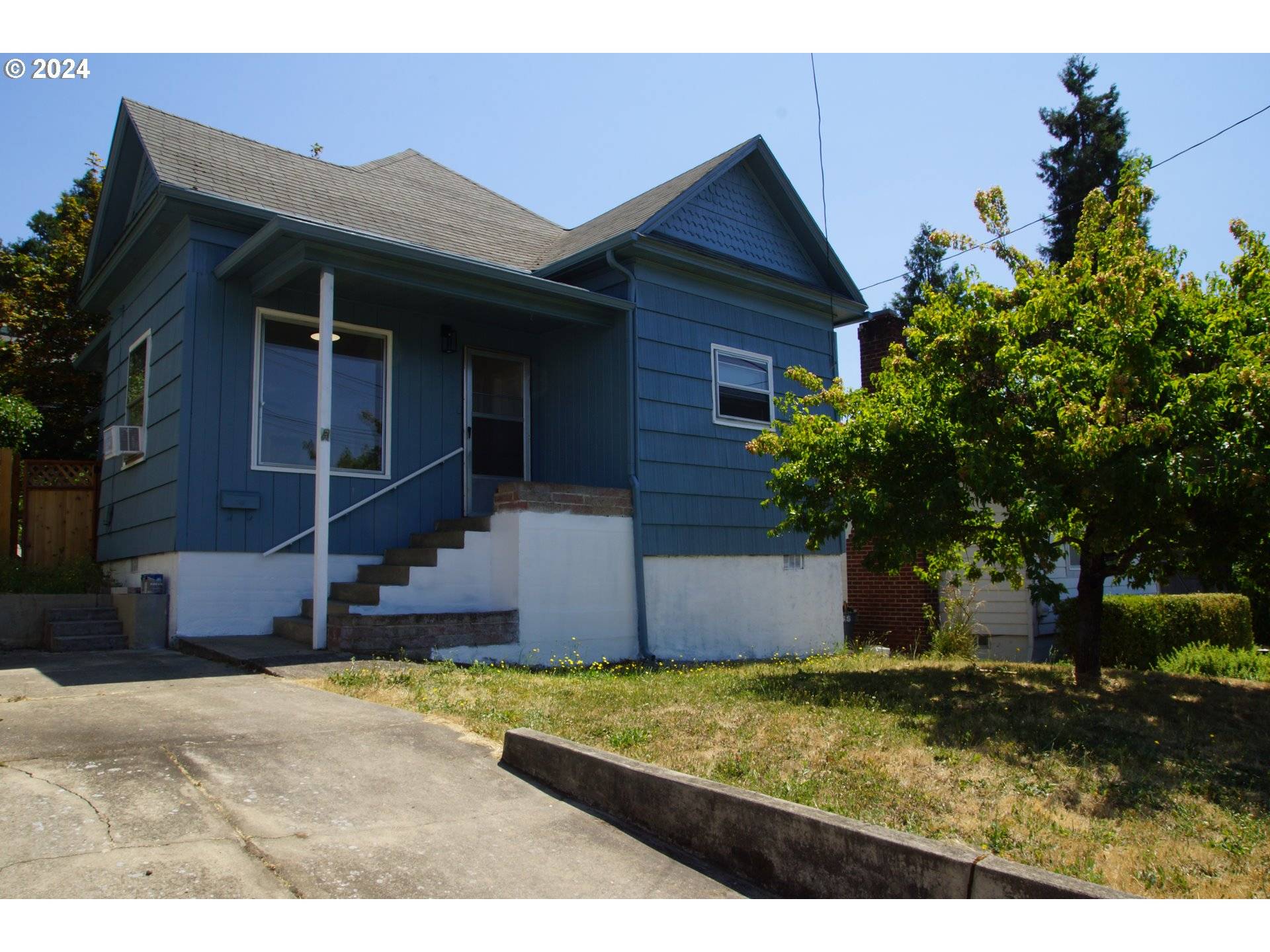 1339 SE HAMILTON ST, Roseburg, OR 97470