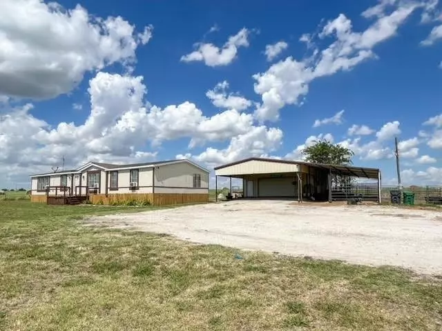 169 County Road 366, Gainesville, TX 76240