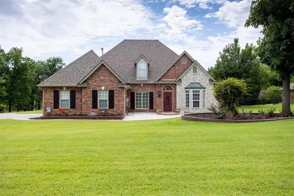 201 Hickory Forest Drive, Choctaw, OK 73020