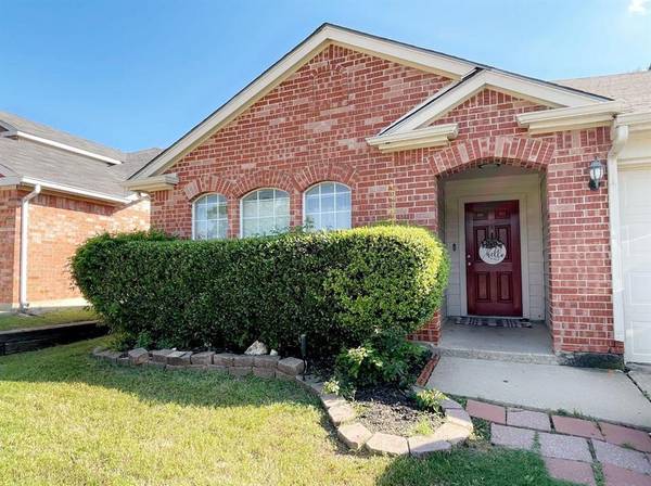 829 Stafford Station Drive, Saginaw, TX 76131