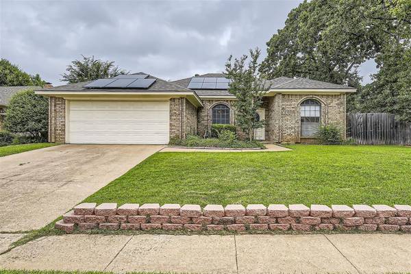 2300 Christopher Lane, Euless, TX 76040