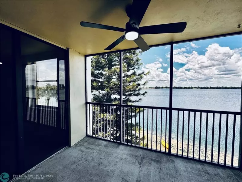 111 Lake Emerald  #407, Oakland Park, FL 33309