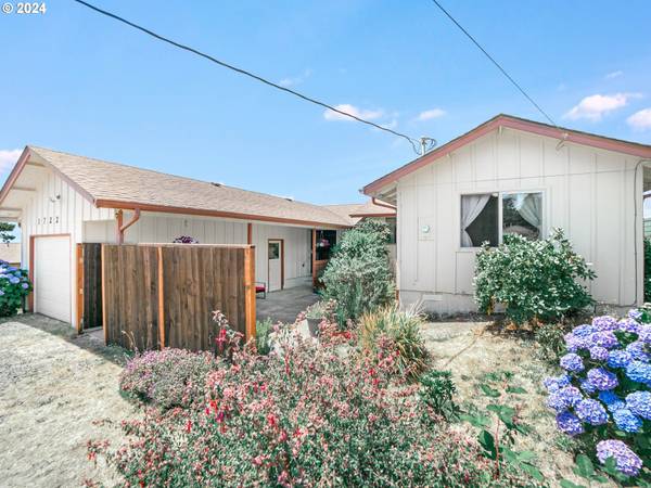 1722 NW CARTER CT,  Waldport,  OR 97394