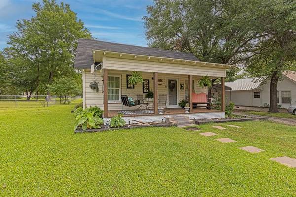 705 Davis Street, Quitman, TX 75783