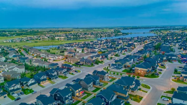 Chestermere, AB T1X 0Y3,693 MARINA DR