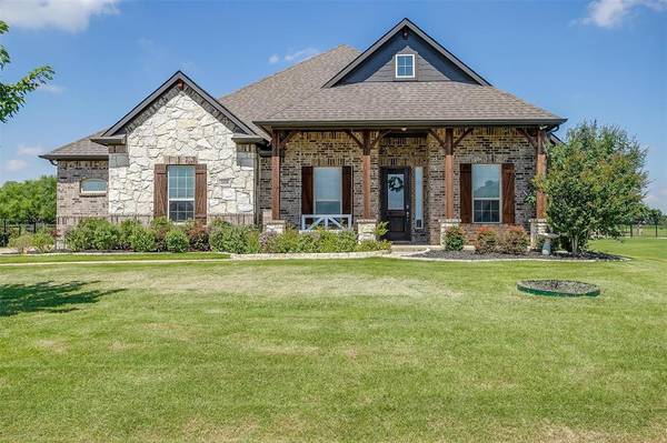 2028 Glen Hollow Court,  Joshua,  TX 76058