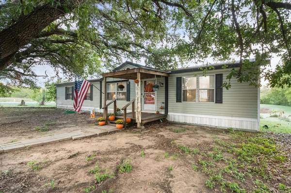 103 S Hogg Street, Streetman, TX 75859