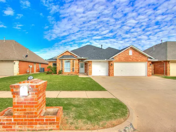 613 N Geronimo Way, Mustang, OK 73064