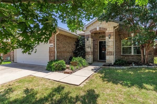 4004 Shrike Trail, Fort Worth, TX 76262