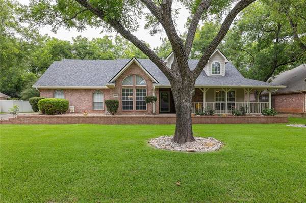 9005 Monticello Drive, Granbury, TX 76049