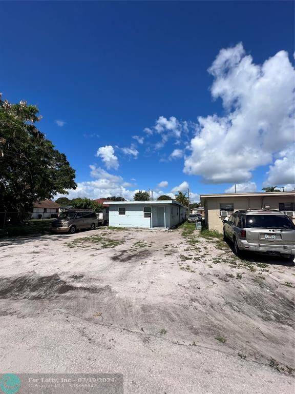 808 N 17th St, Fort Pierce, FL 34950