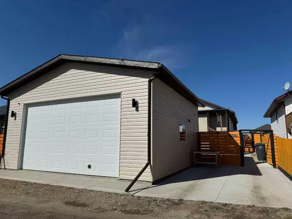 Ponoka, AB T4J1W1,6315 60 Street Close