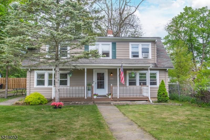 219 Main St, Roxbury Twp., NJ 07852