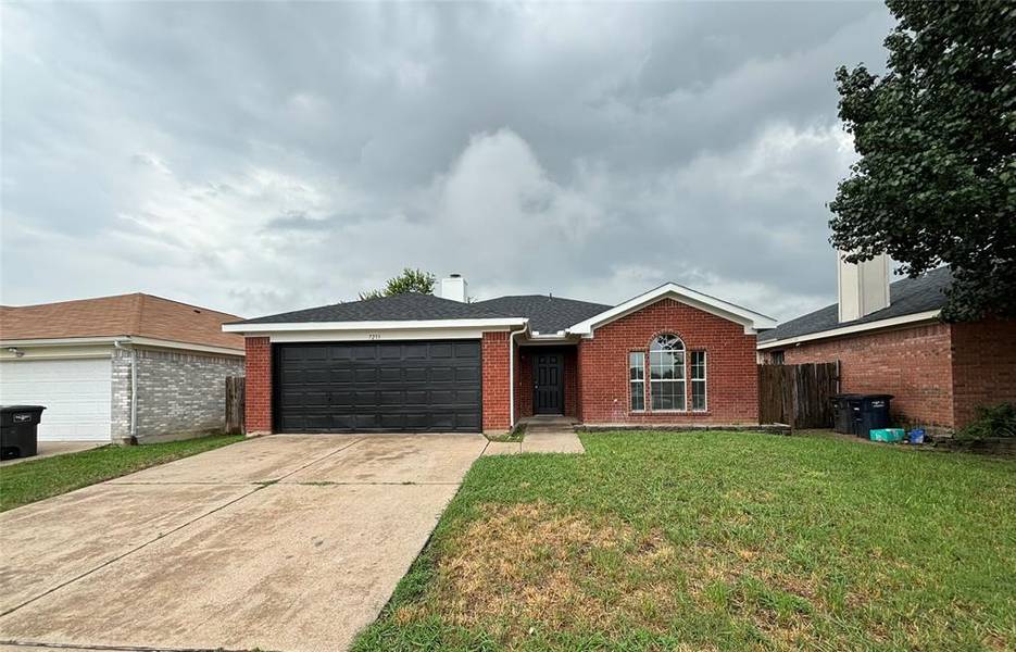 7233 Avington Way, Fort Worth, TX 76133