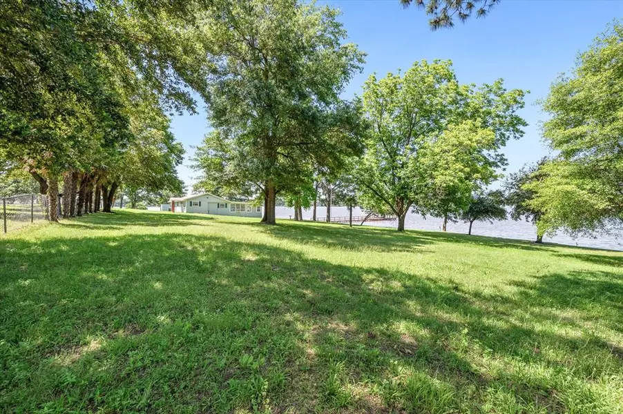 240 Sailfish Drive, Mabank, TX 75156