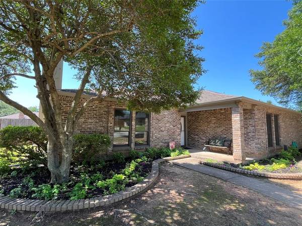 516 Whistler Drive, Arlington, TX 76006