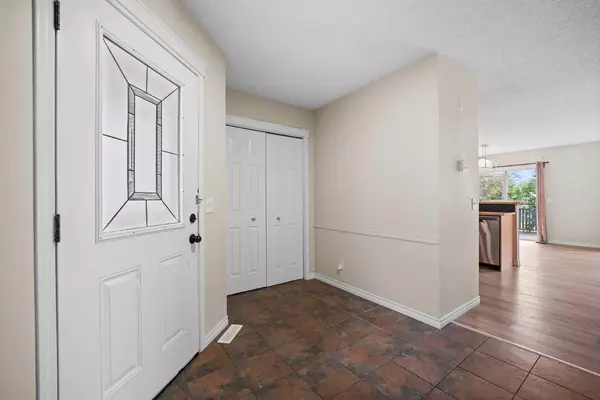 Calgary, AB T3J 3R8,117 Coral Springs Mews NE