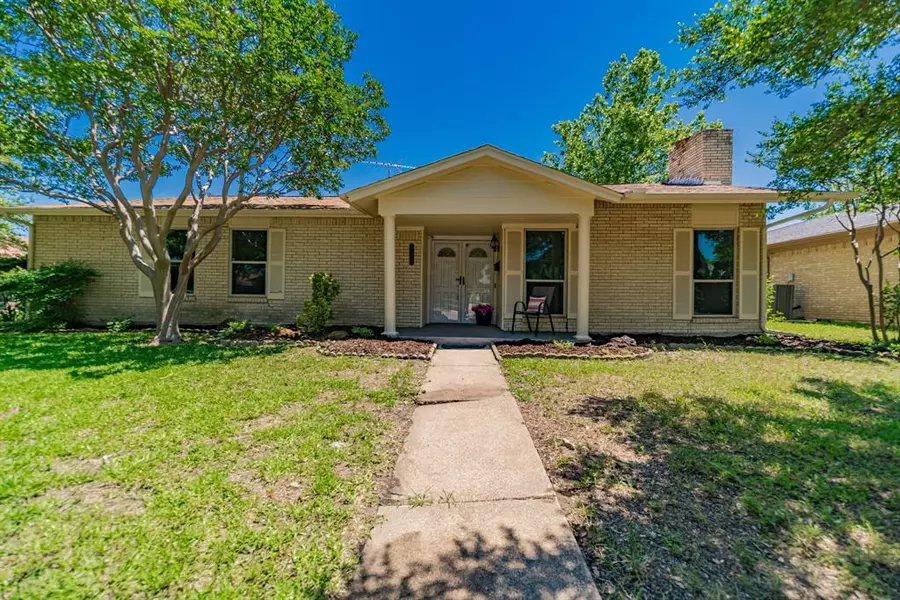 3300 Kensington Drive, Mesquite, TX 75150