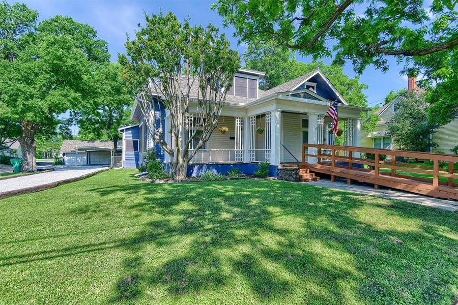 317 S Clements Street, Gainesville, TX 76240