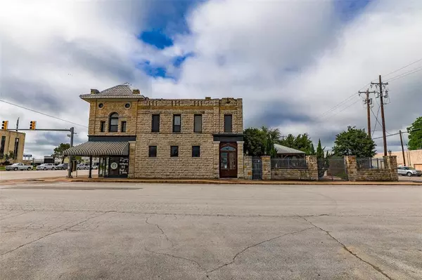 Jacksboro, TX 76458,119 N Main Street