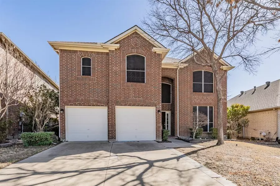 5774 Walnut Creek Drive, Fort Worth, TX 76137