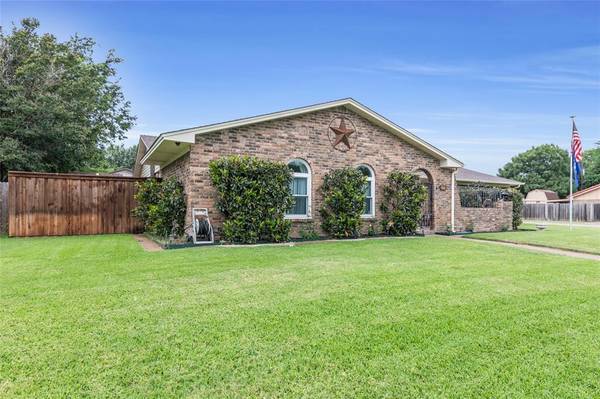 300 Anita Avenue, Keller, TX 76248