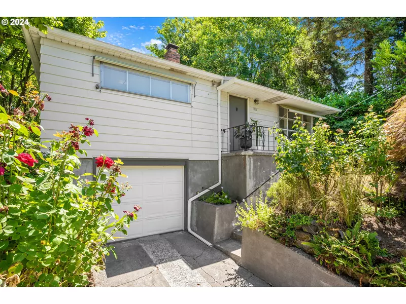 806 NE 91ST AVE, Portland, OR 97220