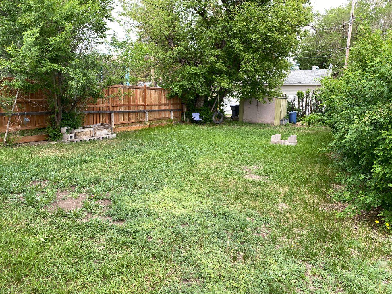 Drumheller, AB T0J0Y1,120 Poplar Crescent