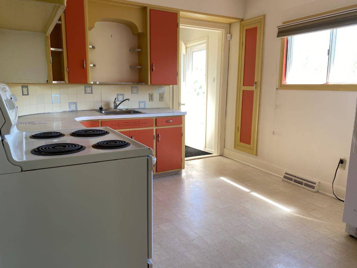 Drumheller, AB T0J0Y1,120 Poplar Crescent