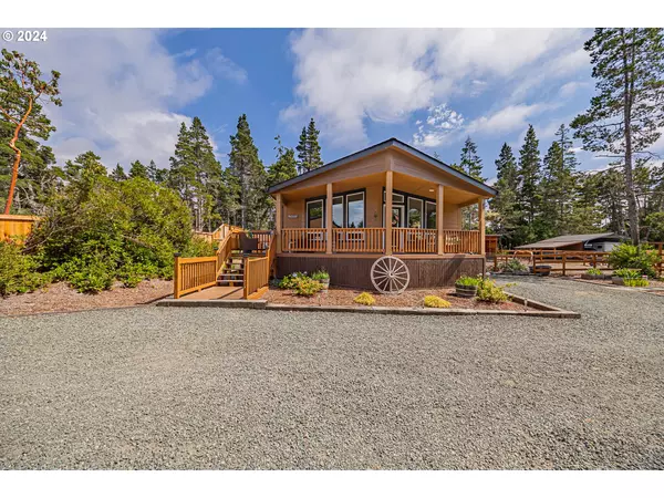 55505 MADRONE DR, Bandon, OR 97411