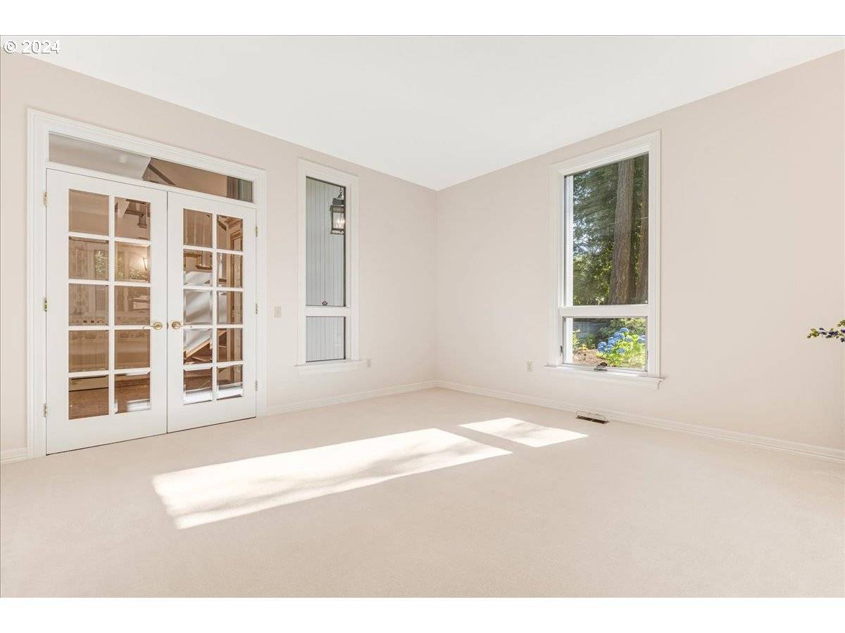 Lake Oswego, OR 97034,1 WINDSOR CT