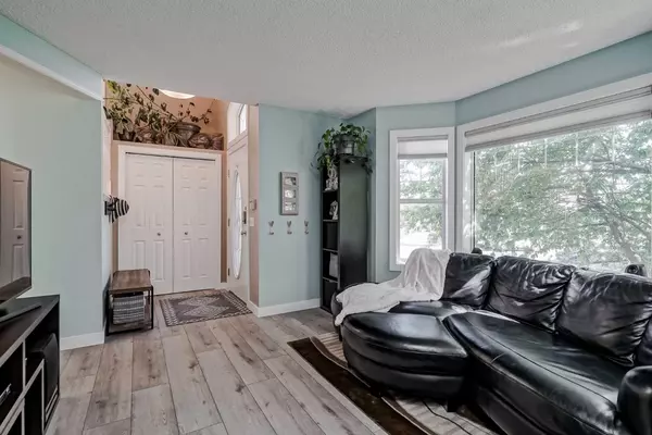 Calgary, AB T3A 5N8,250 Hidden Ranch PL NW