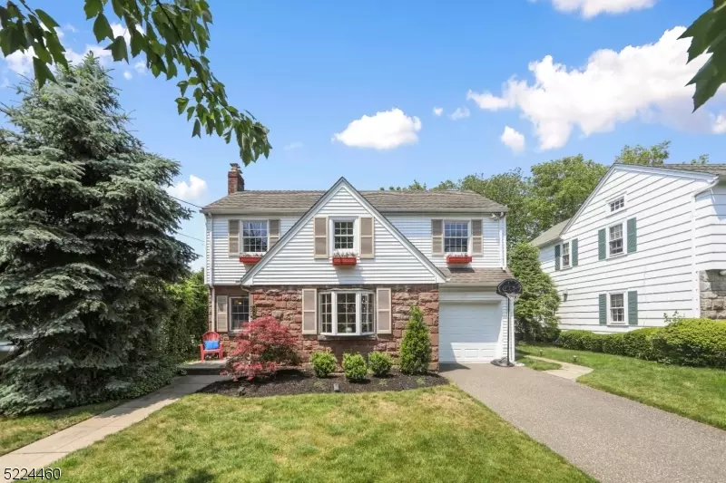 216 Walthery Ave, Ridgewood Village, NJ 07450