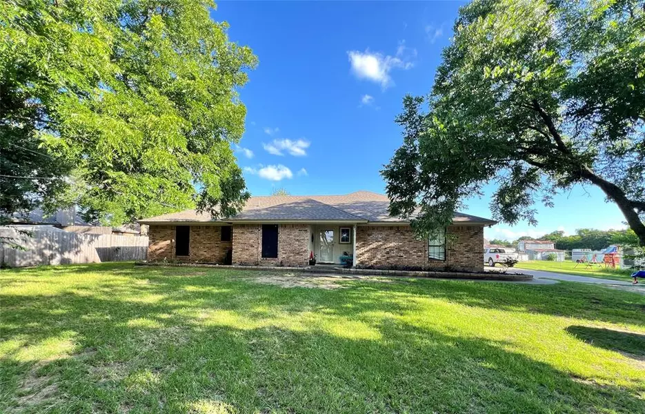 540 E 4th Street, Joshua, TX 76058