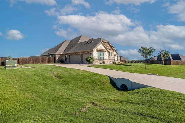 1720 Salado Trail,  Waxahachie,  TX 75165