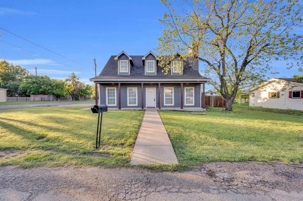 100 W Park,  Italy,  TX 76651