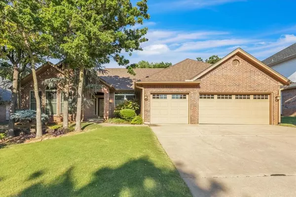 904 Fox Hill Drive, Edmond, OK 73034