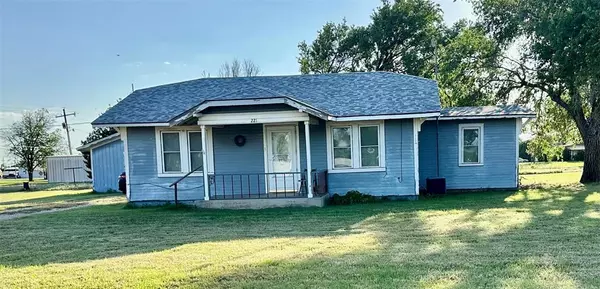 221 N Chicksaw Avenue, Duke, OK 73532