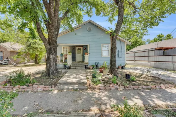 204 Olive Street, Cleburne, TX 76031